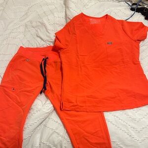 Neon figs set! Size M!